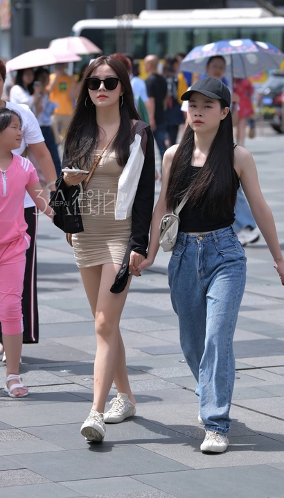 抓拍天生丽质的前卫超短裙美腿辣妹[CM-JLNP]