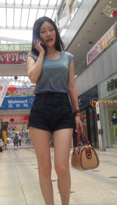 一个清艳脱俗的气质热裤圆臀靓女[QF-78H4]