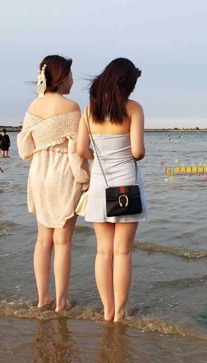 一个温香艳玉的时尚包臀裙大长腿女生[HV-436D]