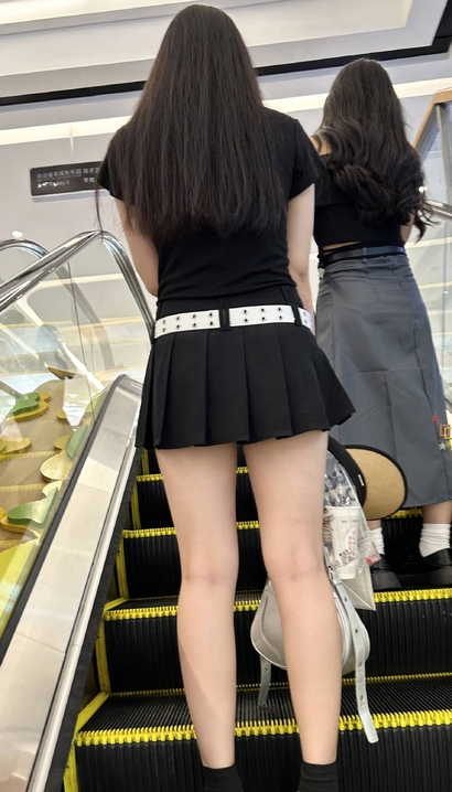 抓拍环肥燕瘦的极品小短裙翘臀靓女[YO-E0OZ]