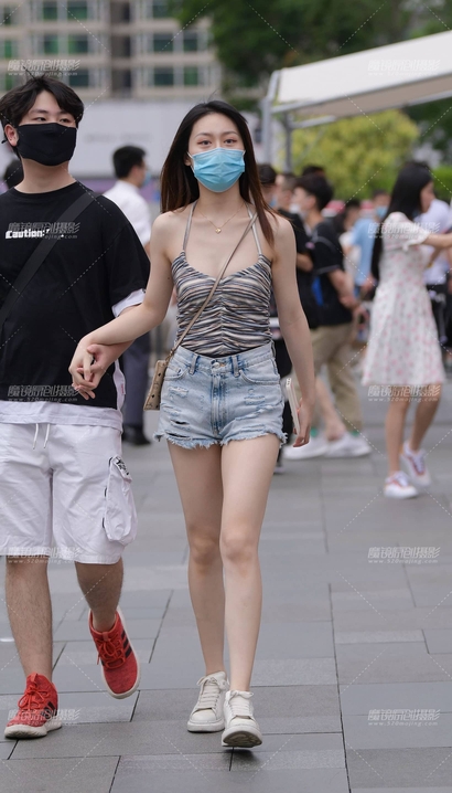 街拍一代佳人的极品热裤宽臀辣妹[RC-338H]