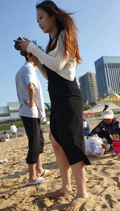 一位优雅大方的气质超短裙长腿美眉[NP-02XL]